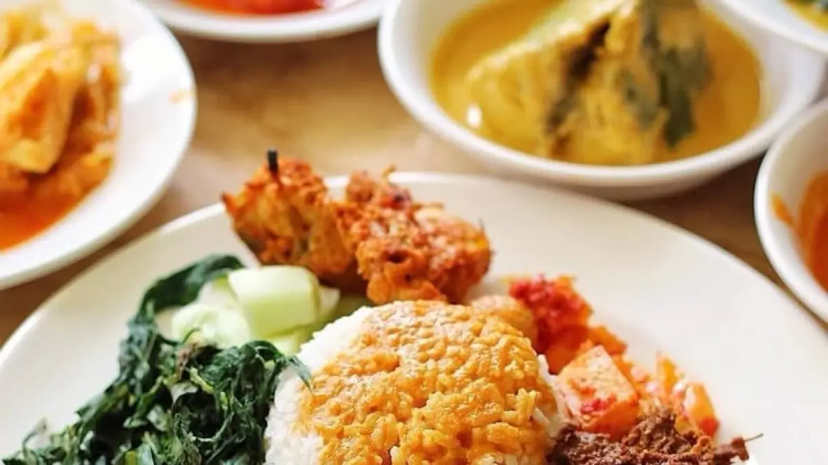 Ilustrasi Nasi Padang. (Pinterest)
