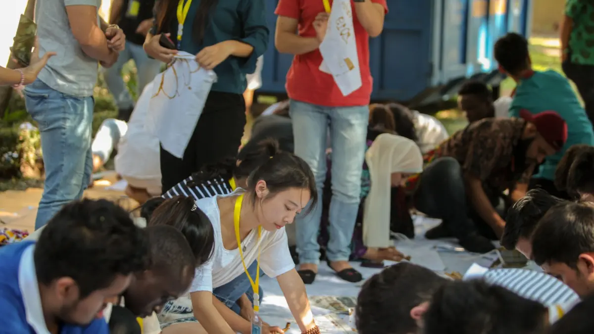 TERUS BERINOVASI: Mahasiswa UM menjadi salah satu faktor yang membuat mutu dan prestasi kampus meningkat. Mereka rajin berkreasi dan berinovasi.