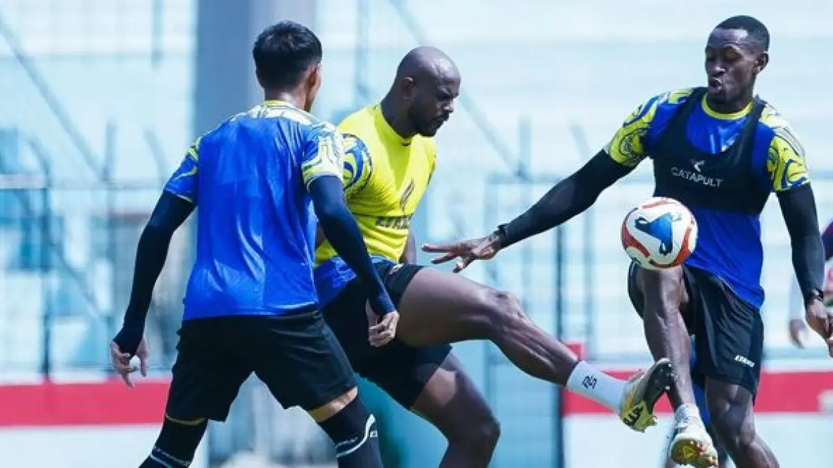 BAKAL TAMPIL TAJAM: Joel Vinicius memastikan lini serang Singo Edan bakal tajam saat melawan Persita Tangerang. (Foto: MO Arema FC)