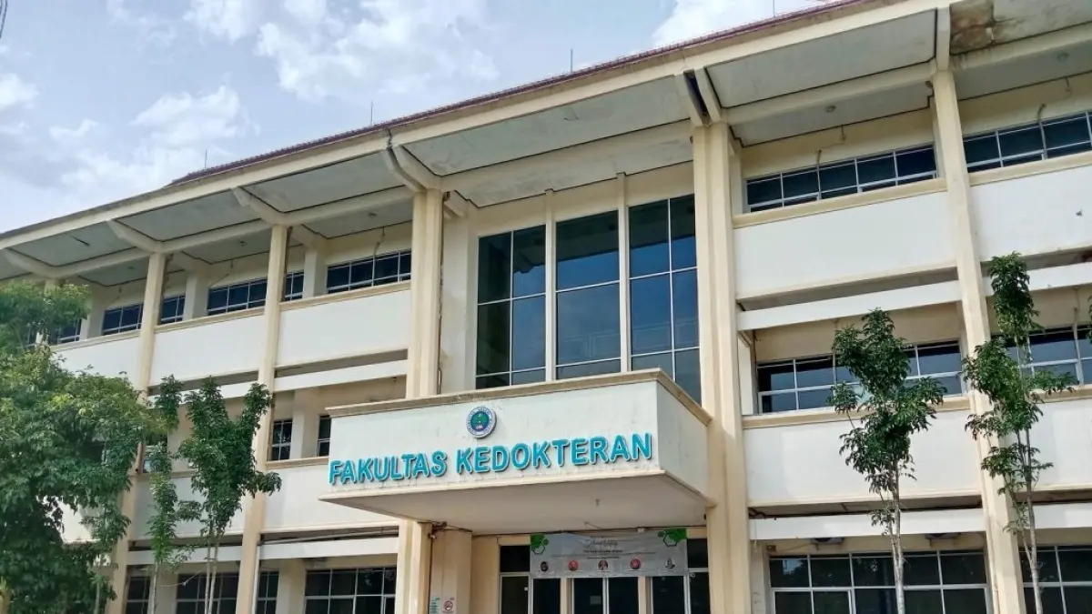 FK UM: Fakultas Kedokteran (FK) yang resmi dibuka pada Agustus 2023. FK UM berfokus pada keunggulan bidang kedokteran dan kesehatan olahraga. (um.ac.id)
