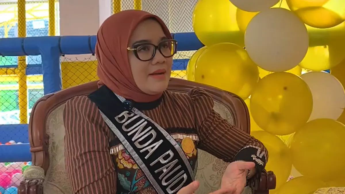 KADO SPESIAL: Bunda Rini Siapkan PAUD Inklusif dan Beasiswa di Surabaya. (Youtube: JawaPos)
