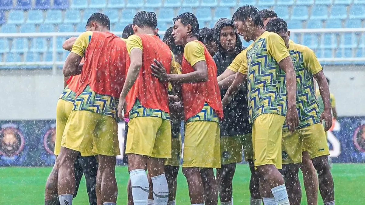 Latihan jelang laga berat! Arema FC terus asah strategi untuk raih kemenangan. (Instagram @aremafcofficial)