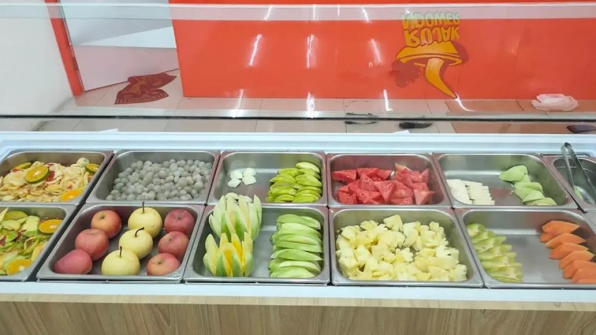 Rujak prasmanan di Malang. (Onix Tera / Google Maps)