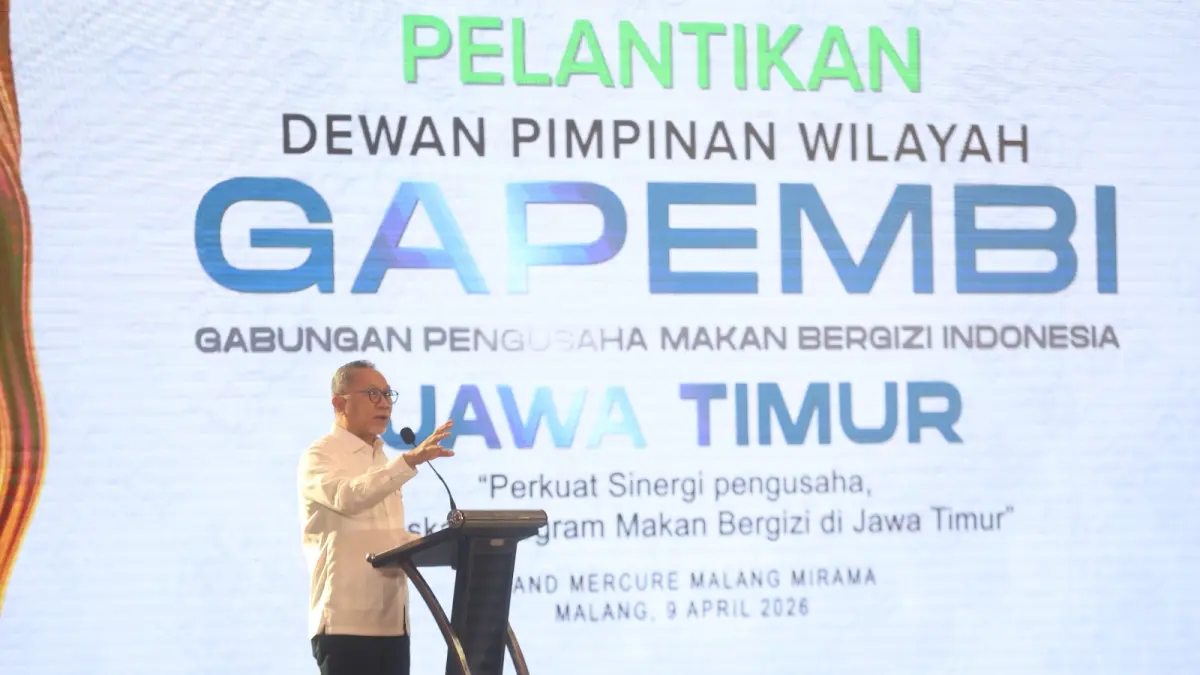 SIAPKAN ATURAN BARU: Menteri Koordinator (Menko) Pangan Zulkifli Hasan memberikan sambutan dalam pelantikan Dewan Pimpinan Wilayah (DPW) Gabungan Pengusaha Makan Bergizi Gratis (Gapembi) Jawa Timur, Kamis lalu (9/4). (Foto: Darmono)