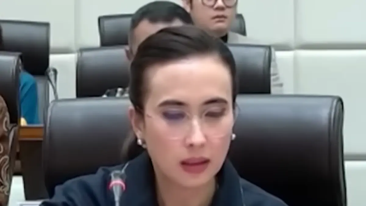 PANIK: Menteri Pariwisata kelabakan saat melaporkan laporan keuangan kinerja Kemenparekraf. (Sumber: TNP Parlemen)
