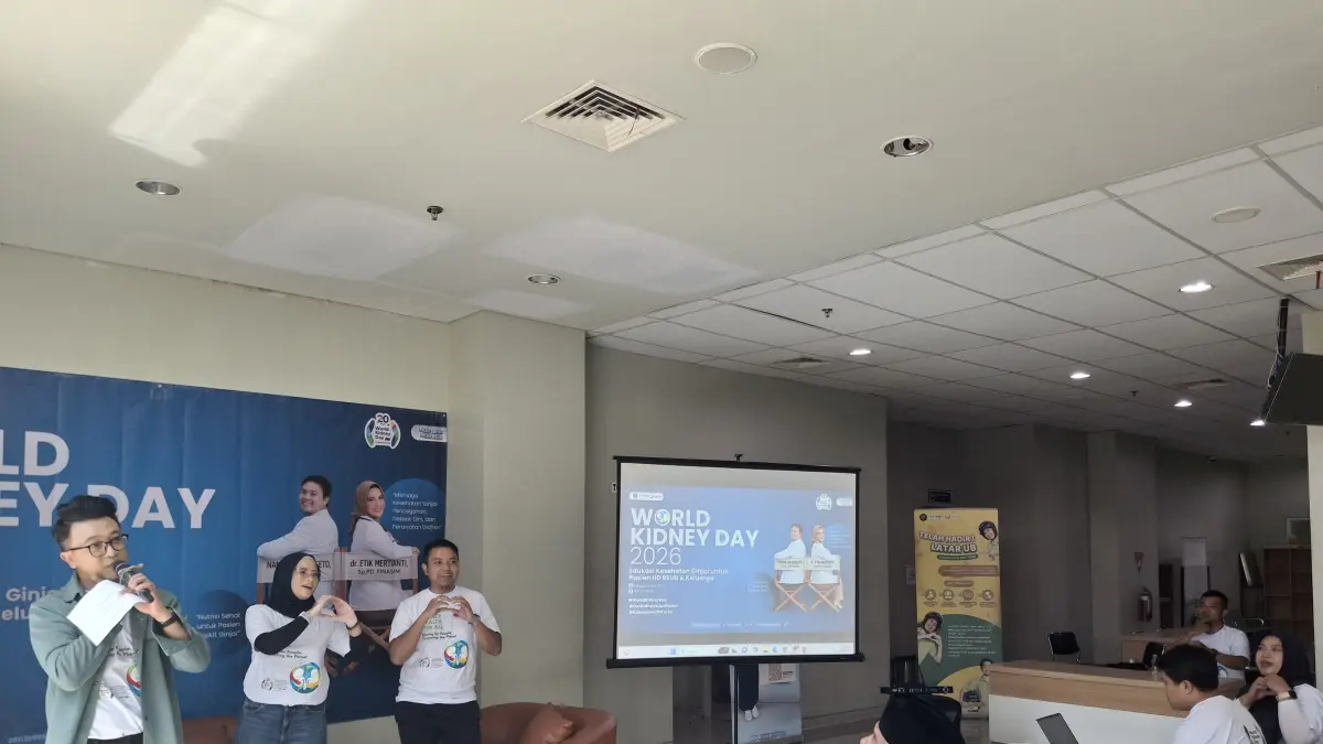 BERBAGI: World Kidney Day 2026 yang digelar RS UB diikuti sejumlah masyarakat.