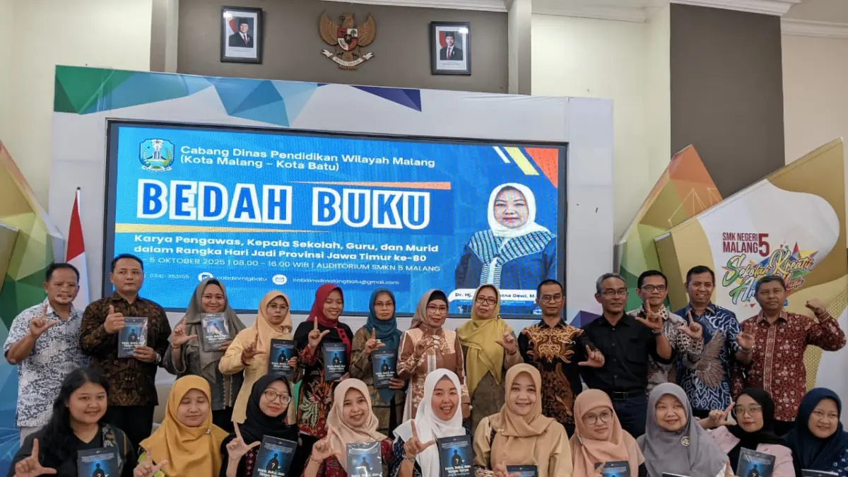 PELOPOR: Launching buku karya guru SMA dan MA se-Kota Malang dan Batu pada 2025 lalu