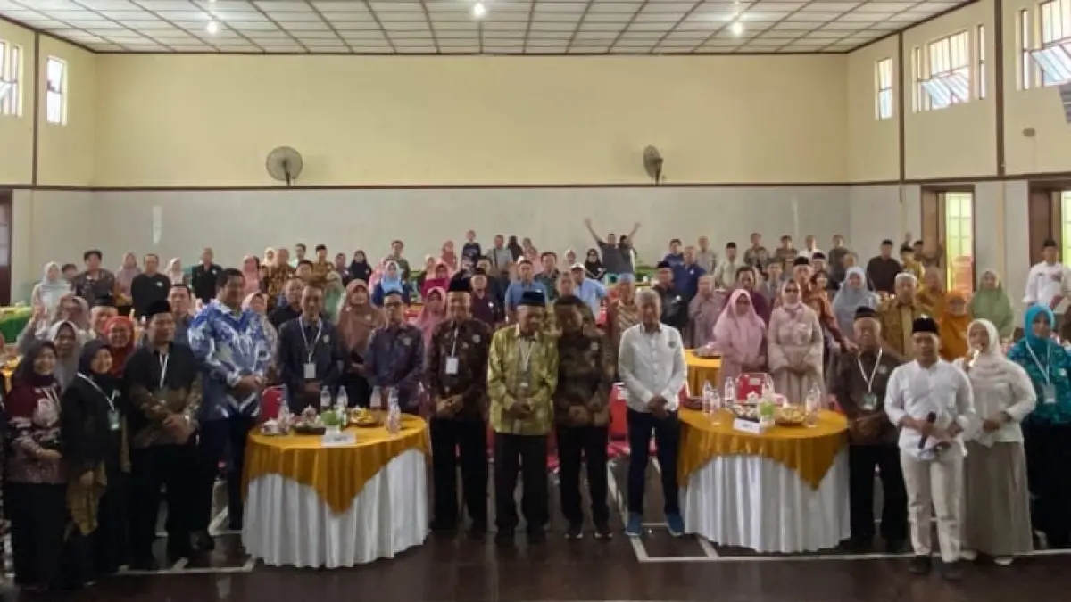 GUYUB: Kebersamaan Paguyuban Warga Pacitan (PWP) Malang Raya dalam acara silaturrahmi dan halalbihalal, Minggu (12/4).