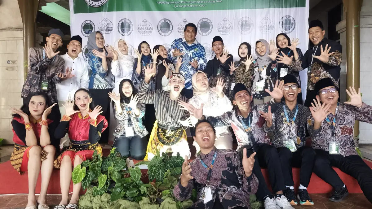 KOMPAK: Kebersamaan Wakil Bupati Kabupaten Pacitan Gagarin Sumrambah SSos MHP (baju biru) bersama panitia dan PWP Malang Raya.