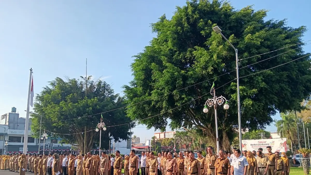 FOKUS PELAYANAN: Aparatur sipil negara (ASN) menjalani apel pagi di halaman Pendapa Agung Kabupaten Malang beberapa waktu lalu.