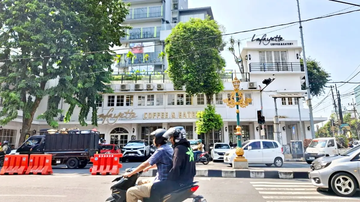 BERPROGRES: Berkas kasus penggelapan yang mencatut dua mantan kasir Lafayette Coffee & Eatery sudah berada di Kejari Kota Malang. (Nabila Amelia / Radar Malang)