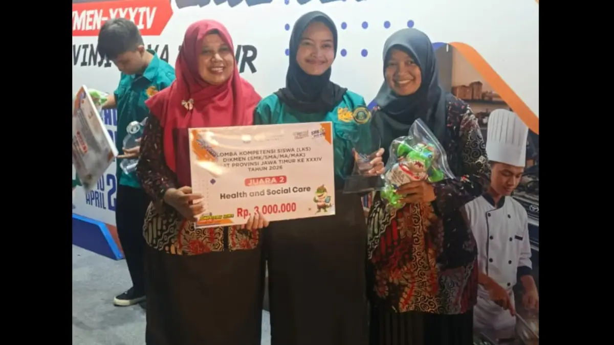BIKING BANGGA : Ravelina Suryana peraih Juara 2 bidang lomba Health and Social Care (HnSC).