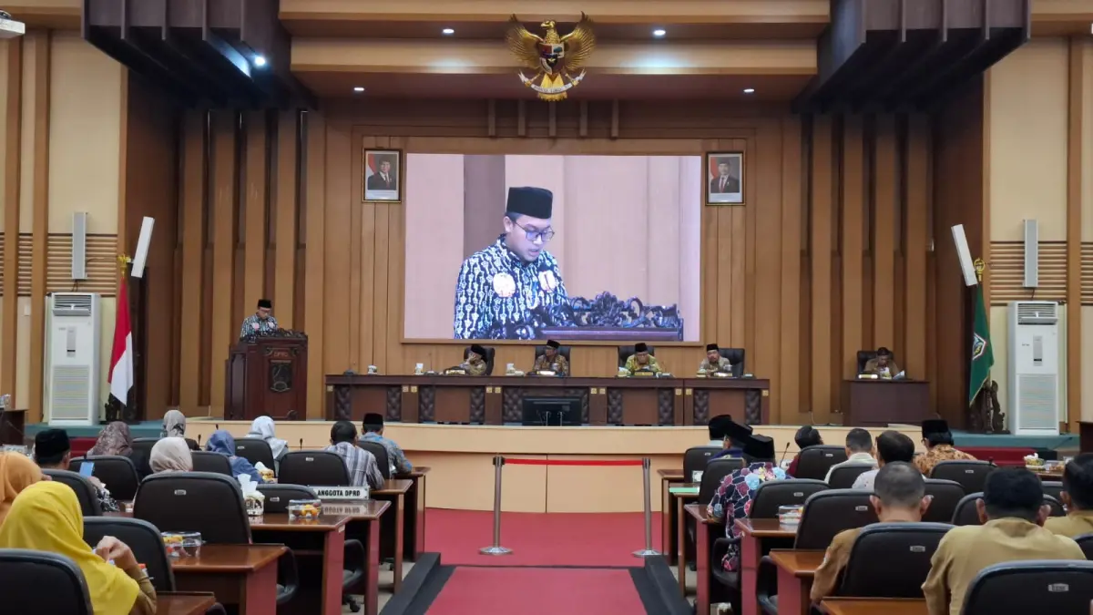 Suasana rapat paripurna DPRD Kabupaten Malang. (Indah Mei Yunita/Radar Malang)
