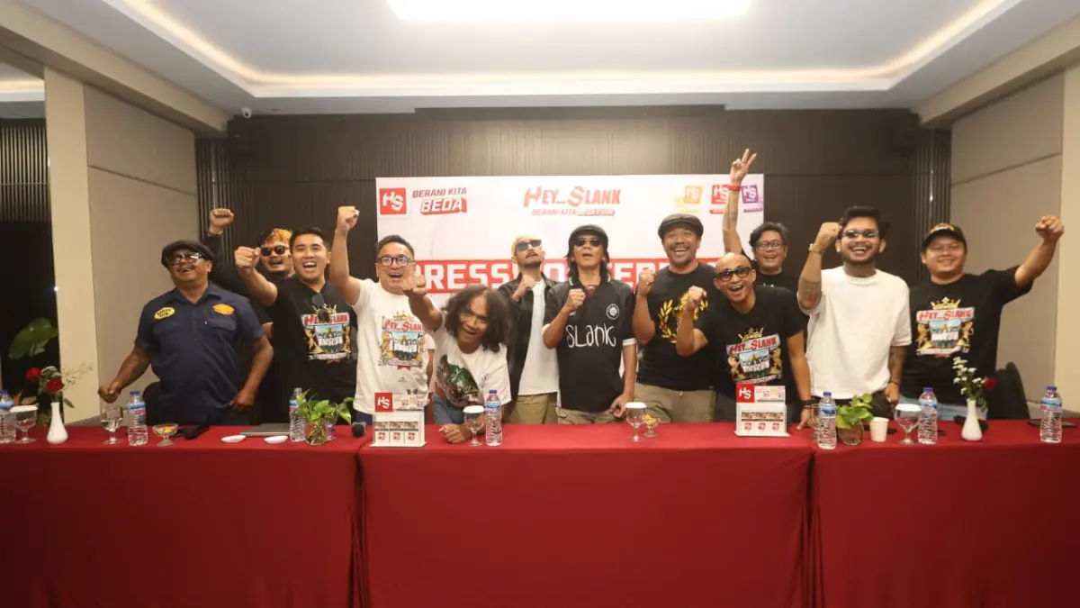 SIAP TAMPIL: Sejumlah band penampil dalam konser HS yang digelar di Lapangan Rampal, mulai dari Slank, Shaggydog, Rebellionrose sampai  Begundal Lowokwaru siap menghibur warga Malang.  
