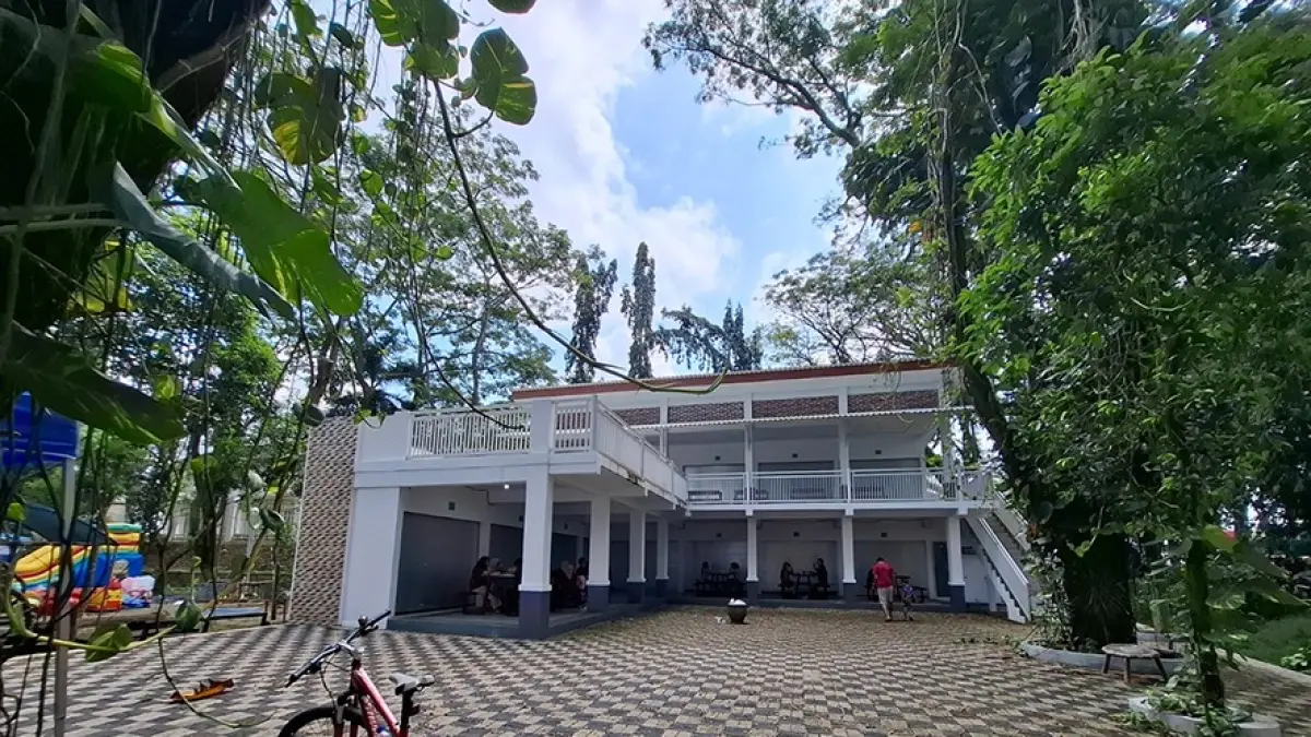 Food Court Stadion Kanjuruhan (BIYAN MUDZAKI HANINDITO/RADAR KANJURUHAN)