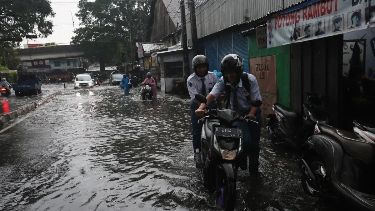 JADI SOROTAN: Kebijakan Pemkot dalam mengatasi banjir menjadi salah satu sorotan DPRD Kota Malang (Foto: Darmono/Radar Malang)