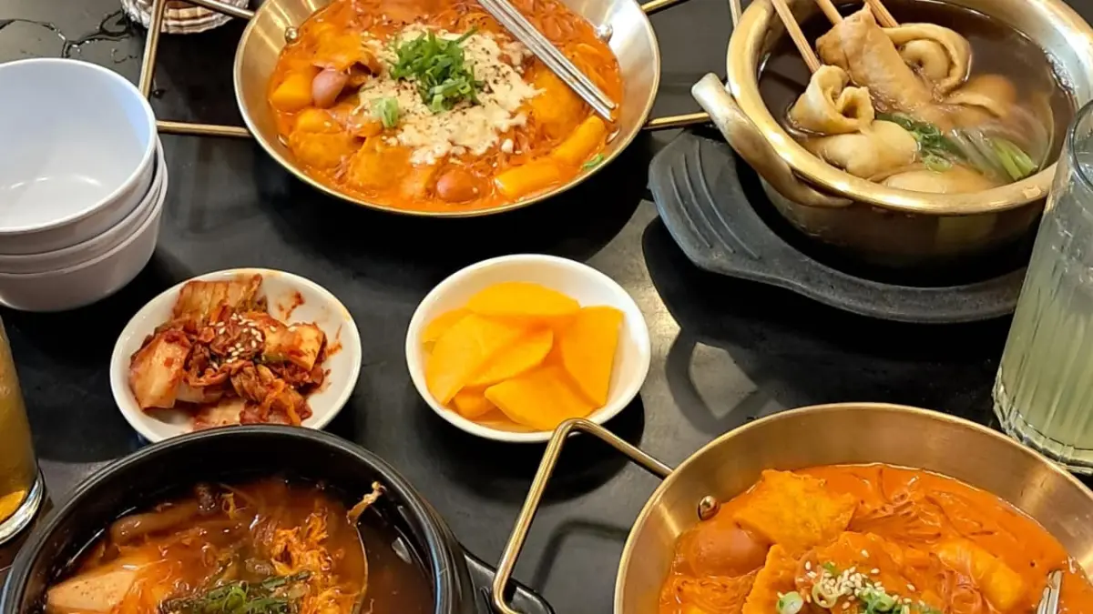 Nikmati masakan khas Korea di Chef Kim. (Intan Nurlita Dewi / Radar Malang)
