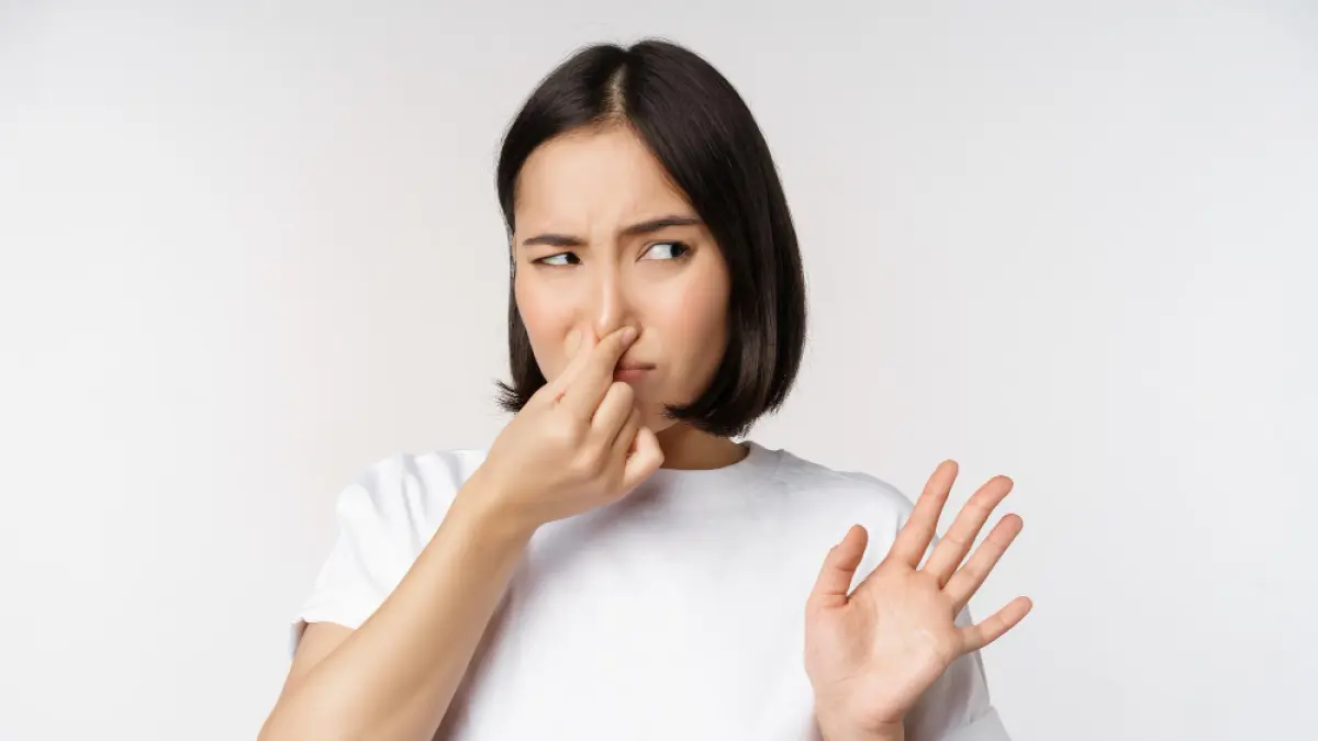 Tak sedikit orang yang mengalami bau mulut, Kondisi ini disebabkan oleh berbagai faktor, seperti memiliki riwayat penyakit tertentu. (Freepik).