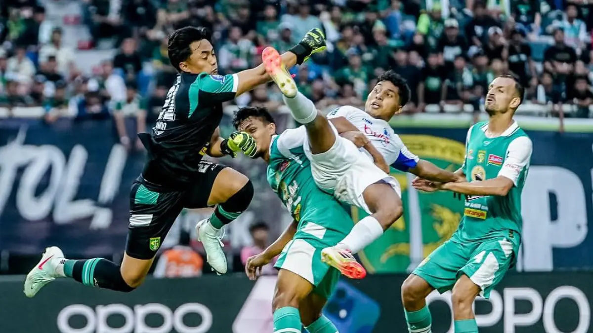 Hanya tersisa 7 hari terhitung sejak hari ini (21/4). Arema FC dan Persebaya Surabaya akan kembali bentrok di pekan ke-30 BRI Super League 2025/2026 di Stadion Kanjuruhan. (Instagram @officialpersebaya)