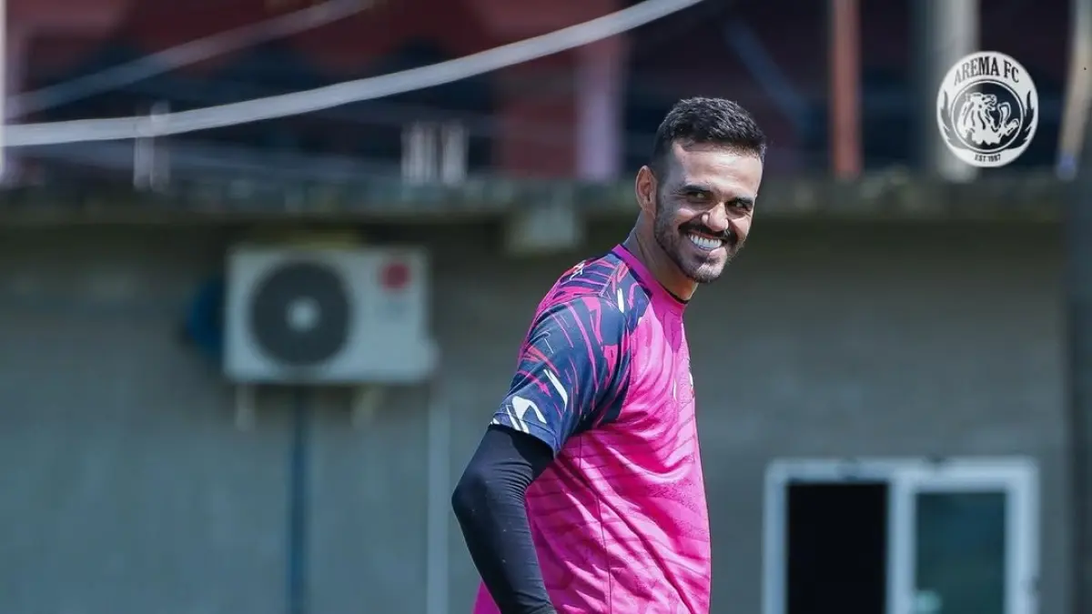 MAMPU MENYESUAIKAN DIRI: Lucas Frigeri mulai kembali mencatatkan clean sheets dalam dua pertandingan terakhir. (Foto: MO Arema FC)
