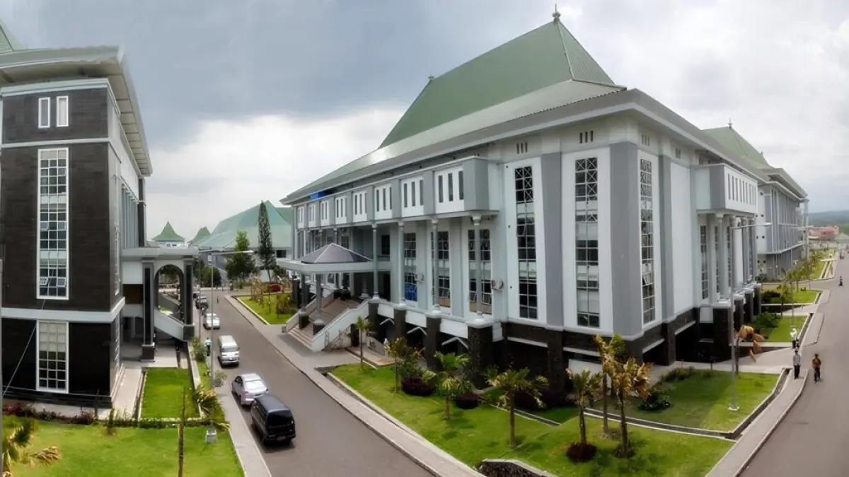 SYARIAH: Salah satu fakultas yang bertujuan mencetak sarjana hukum ahli syariah. (uin-malang.ac.id)