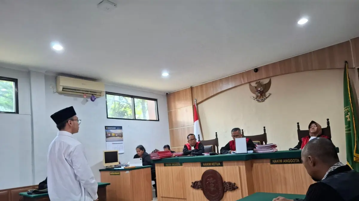 TERDAKWA: Haris Nadeem Muhammad, 20, warga Klojen, Kota Malang menjalani sidang di Pengadilan Negeri (PN) Kepanjen.