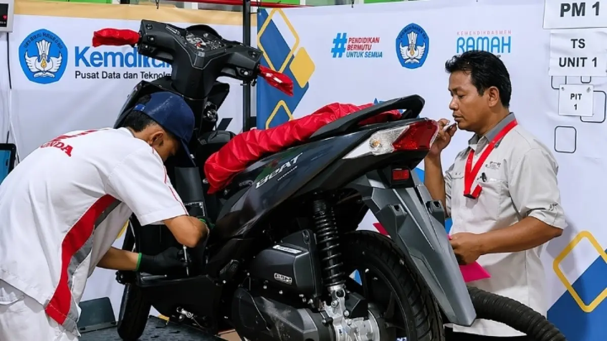 ANDAL: Siswa TSM Honda binaan MPM Honda Jatim mendapatkan pembinaan intensif melalui kurikulum berbasis industri.
