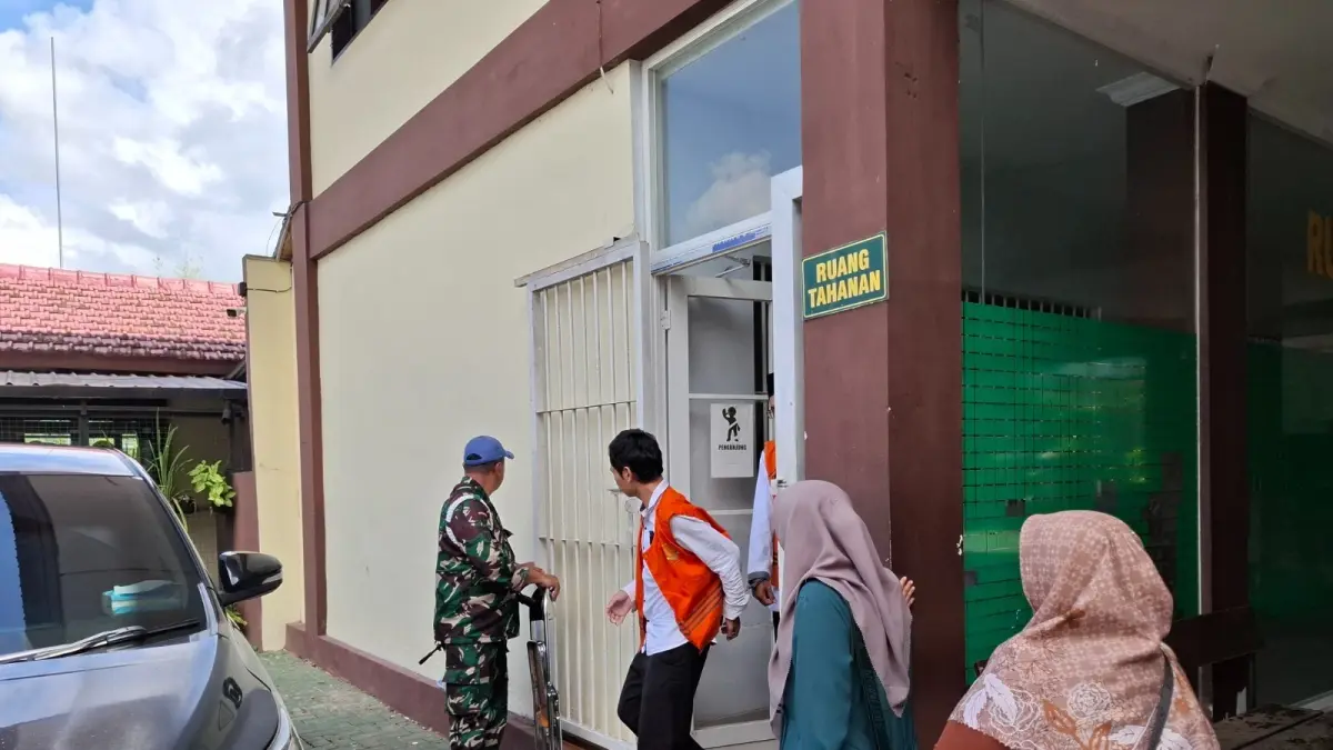 Eks dosen PTN di Malang menjalani sidang kasus pencabulan