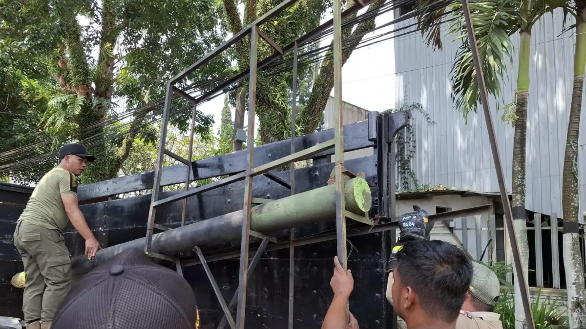 Penertiban reklame ilegal di Kabupaten Malang