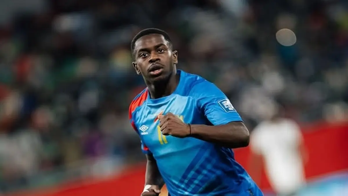 MENONJOL: Noah Sadiki yang mendapat kepercayaan membela Timnas Kongo dan membawa mereka lolos Piala Dunia 2026.