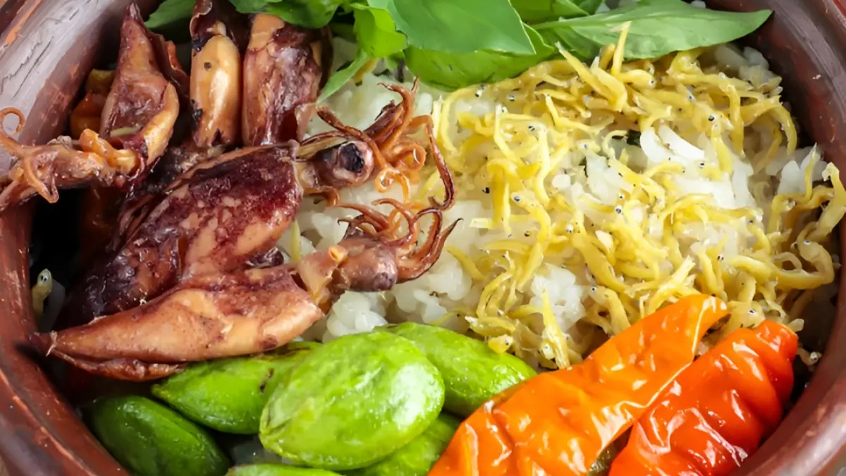 Nasi liwet gurih dan kaya akan rempah. (Detik Food / Google)