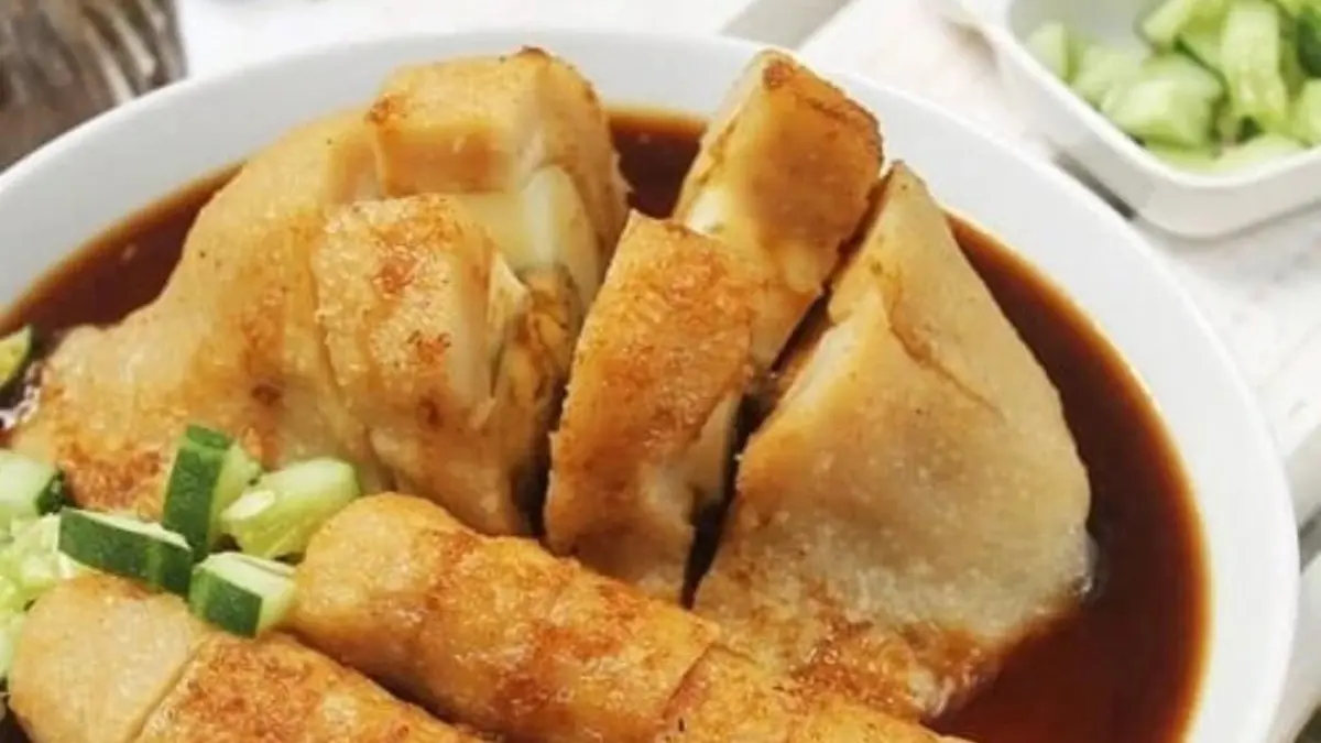 Kedai pempek autentik di Malang. (Instagram @pempeksilamparimalang)