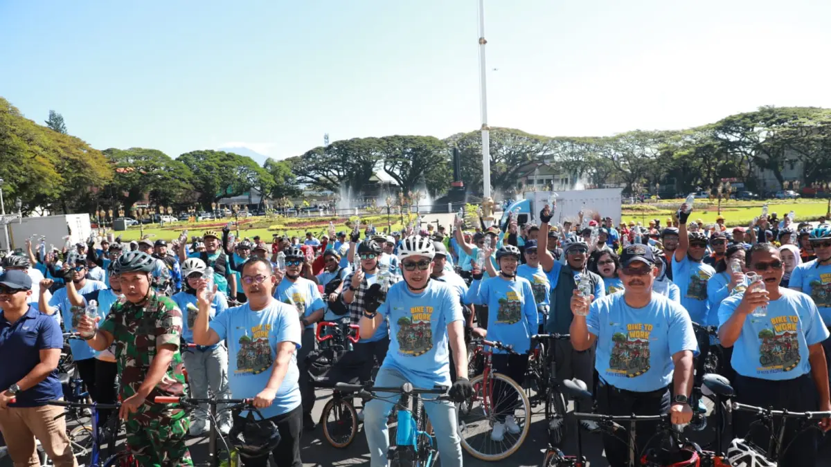 Wali Kota Malang Wahyu Hidayat memimpin Apel Bike To Work, hari ini. (Prokompim Setda Kota Malang)
