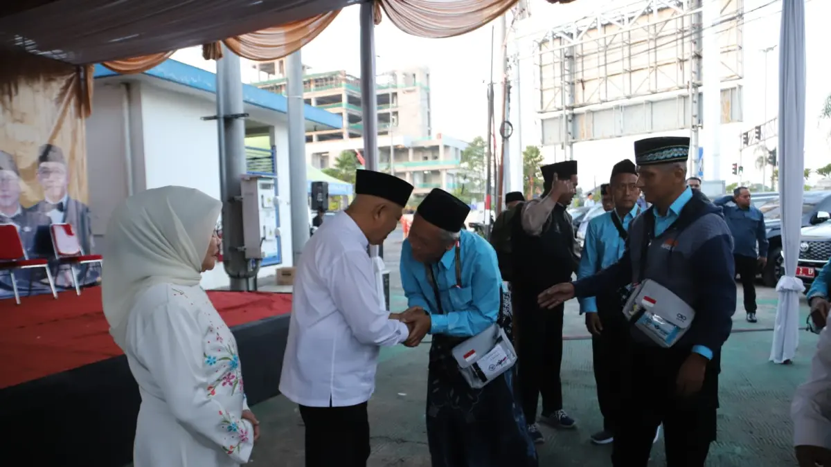 LANCAR: Keberangkatan calon jamaah haji dari Malang.
