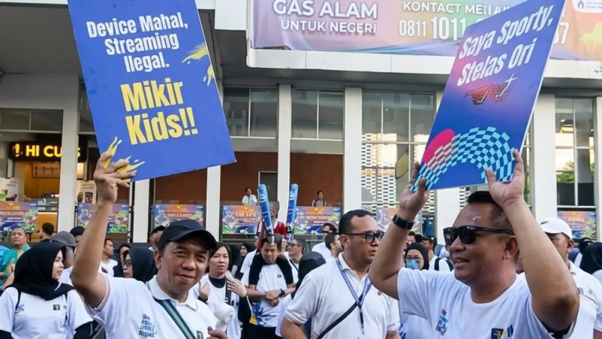 MINGGU PRODUKTIF: Kemeriahan Fun Walk peringatan Hari Kekayaan Intelektual Sedunia 2026 di kawasan Sarinah hingga Sudirman, Jakarta (26/4/2026). Ratusan warga antusias merayakan momentum perlindungan karya dan inovasi dalam dunia olahraga.