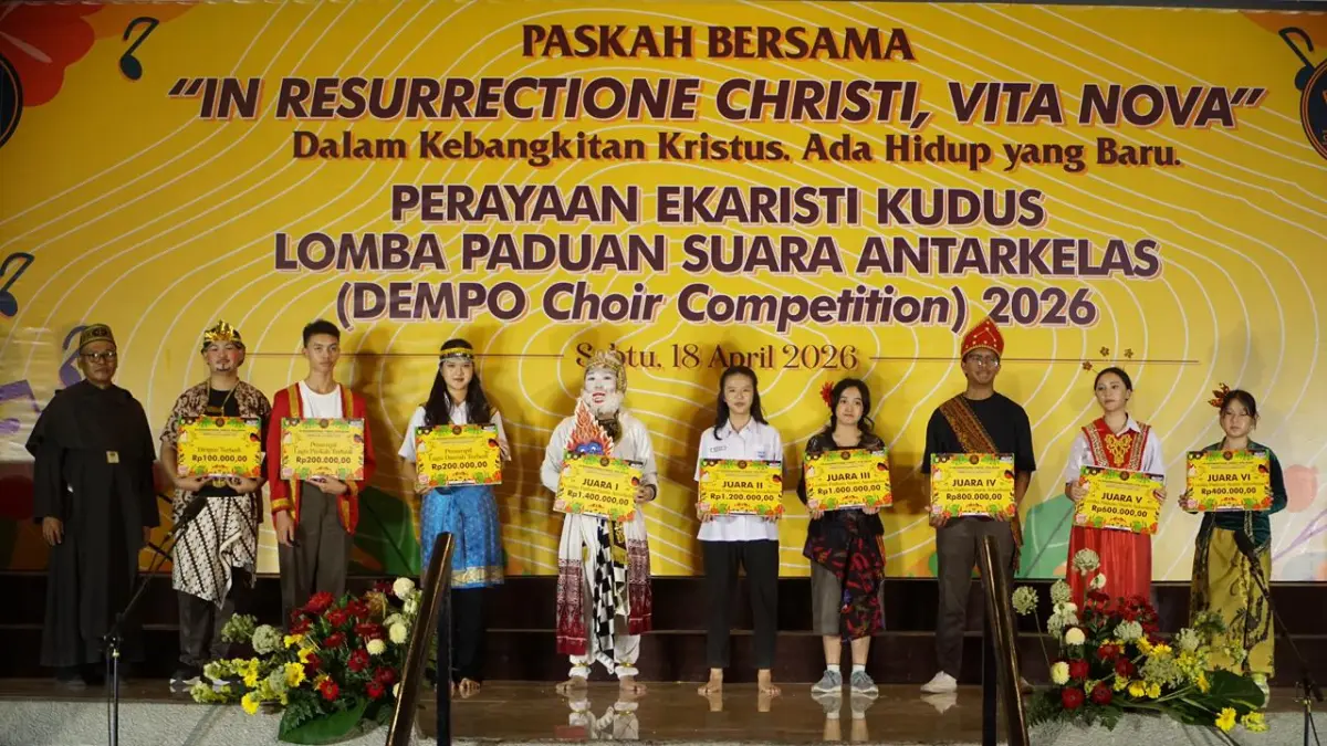 TERBAIK: Para pemenang di sejumlah lomba yang digelar SMA DEMPO.