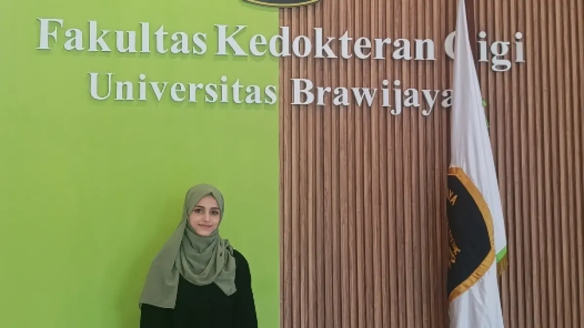 GEMILANG: Salah satu mahasiswa asal luar negeri di FKG UB.