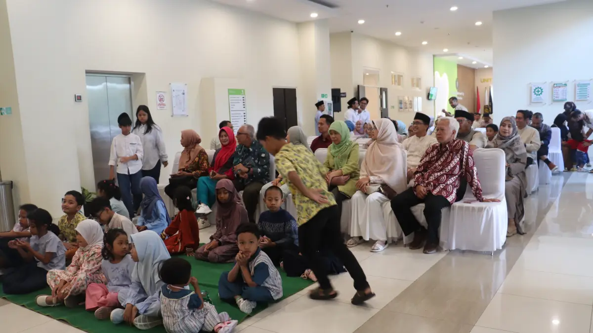 HANGAT: Suasana kebersamaan terasa kental sejak awal hingga akhir kegiatan halalbihalal.