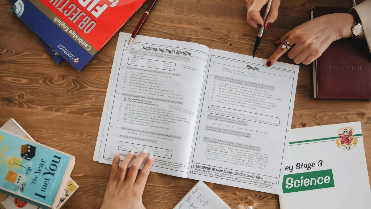 kecerdasan dapat dikembangkan melalui metode yang tepat dan umpan balik yang objektif terbukti mampu meningkatkan performa akademik serta membantu siswa mengatasi hambatan belajar. (Foto: Pexels)