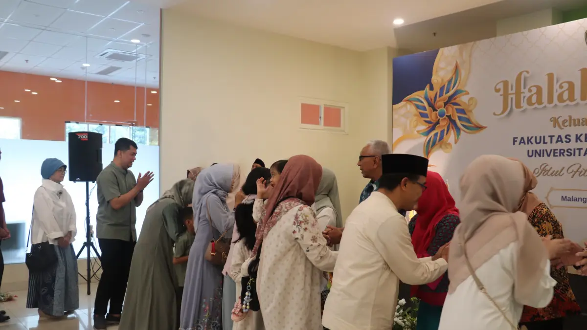 KEKELUARGAAN: Fakultas Kedokteran Gigi Universitas Brawijaya (FKG UB) menyelenggarakan kegiatan Halalbihalal dengan tema Ceria Idul Fitri dalam Dongeng.