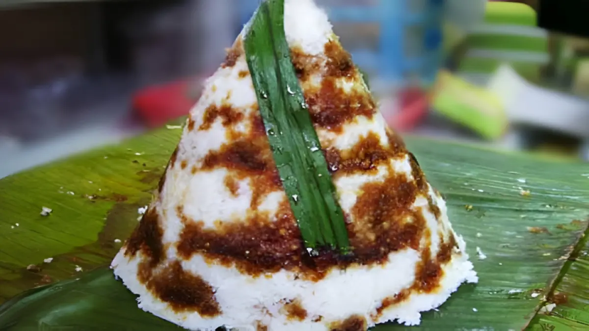 Kue dongkal khas betawi hadir di Malang. (Baking / Google Maps)