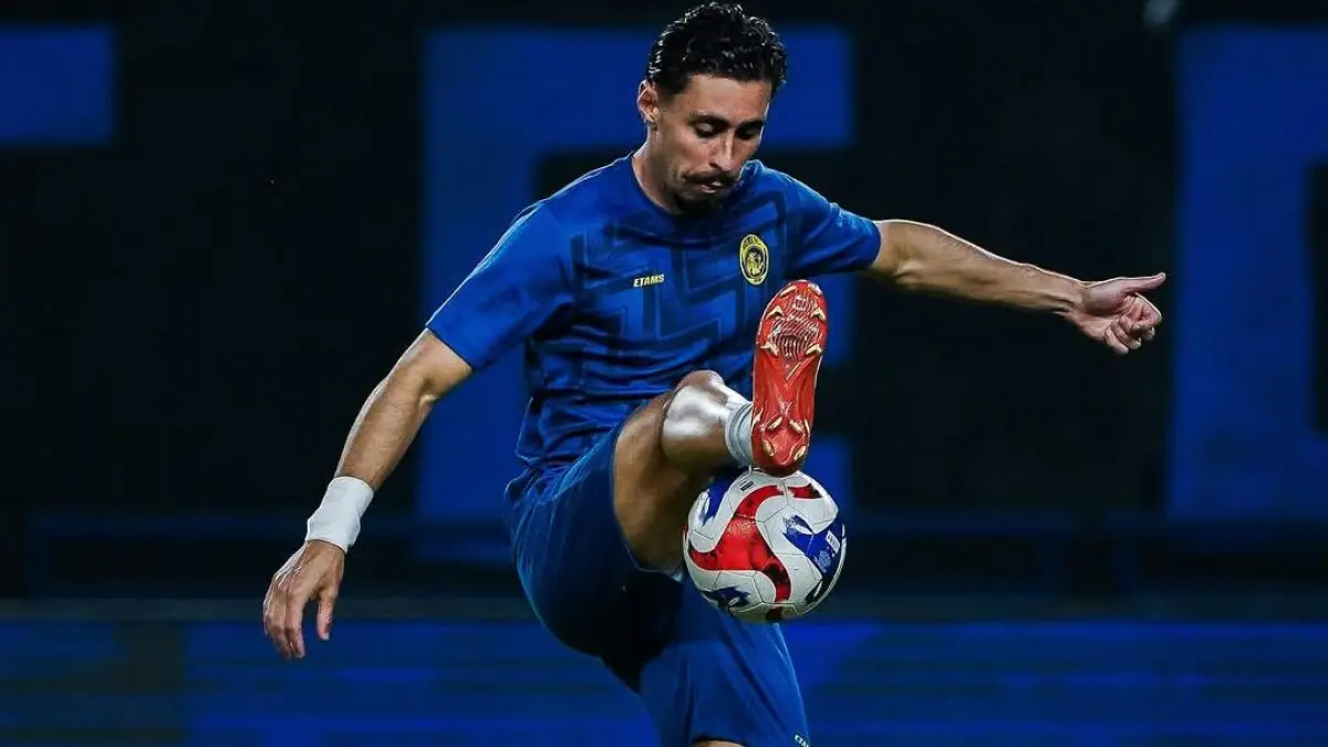 Gelandang Arema FC, Gustavo Franca, percaya skuad Singo Edan telah matang mempersiapkan diri menghadapi Persebaya di pekan ke-30 Super League 2025/2026. (Instagram @aremafcofficial)