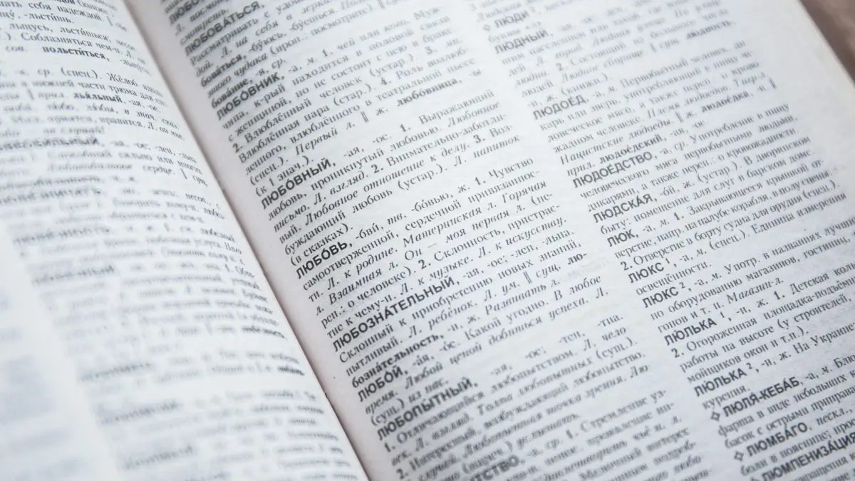 Individu multibahasa terbukti lebih baik dalam multitasking karena terbiasa mengelola lebih dari satu bahasa sekaligus. (Foto: Pexels)