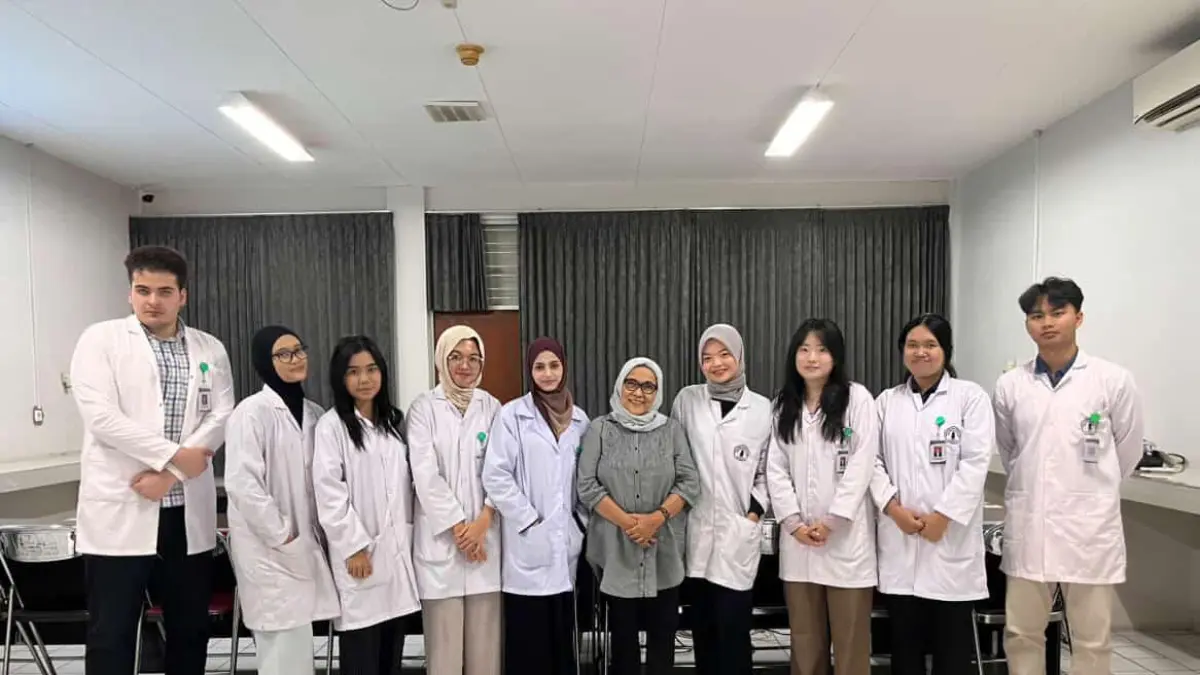 INSPIRATIF: Sejumlah mahasiswa dari luar negeri yang menuntut ilmu di FKG UB.