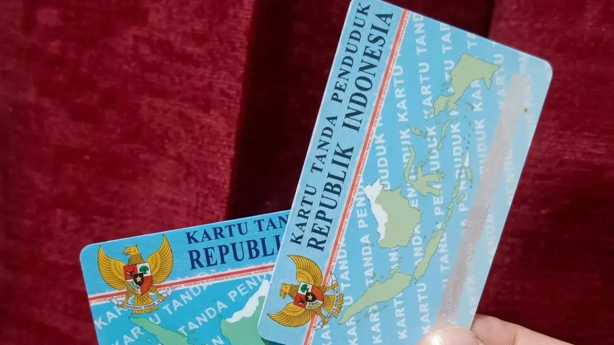 KALAH CANGGIH: DPR dan Para Pakar Ungkap Bahwa Proyek E-KTP RI Tidak Efektif Dijalankan dan Alami Banyak Kekurangan. (Sumber: Istimewa)