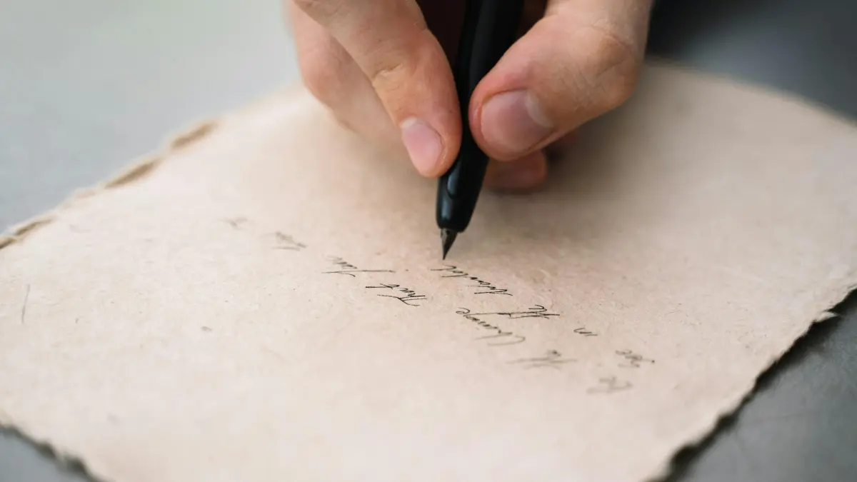 Memahami struktur dan teknik esai yang benar adalah kunci untuk mengubah ide yang bagus menjadi tulisan yang benar-benar kuat. (Foto: Pexels)