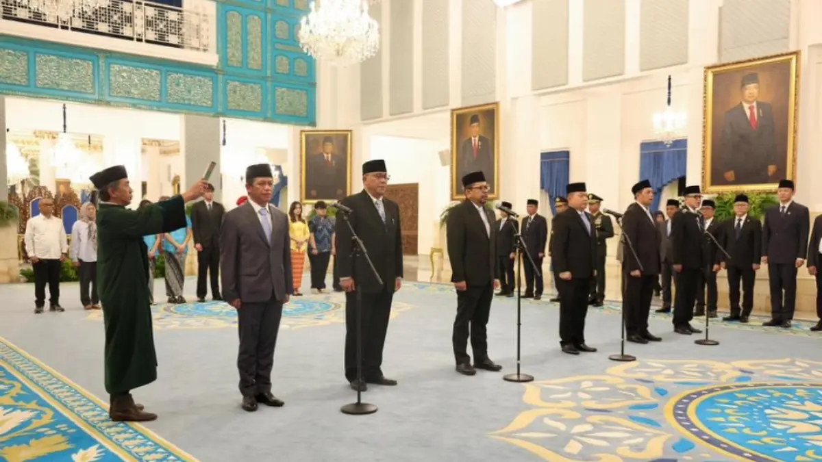 Pelantikan sejumlah menteri dan kepala badan dalam Kabinet Merah Putih, pada Senin (27/4). (@presidenrepublikindonesia)