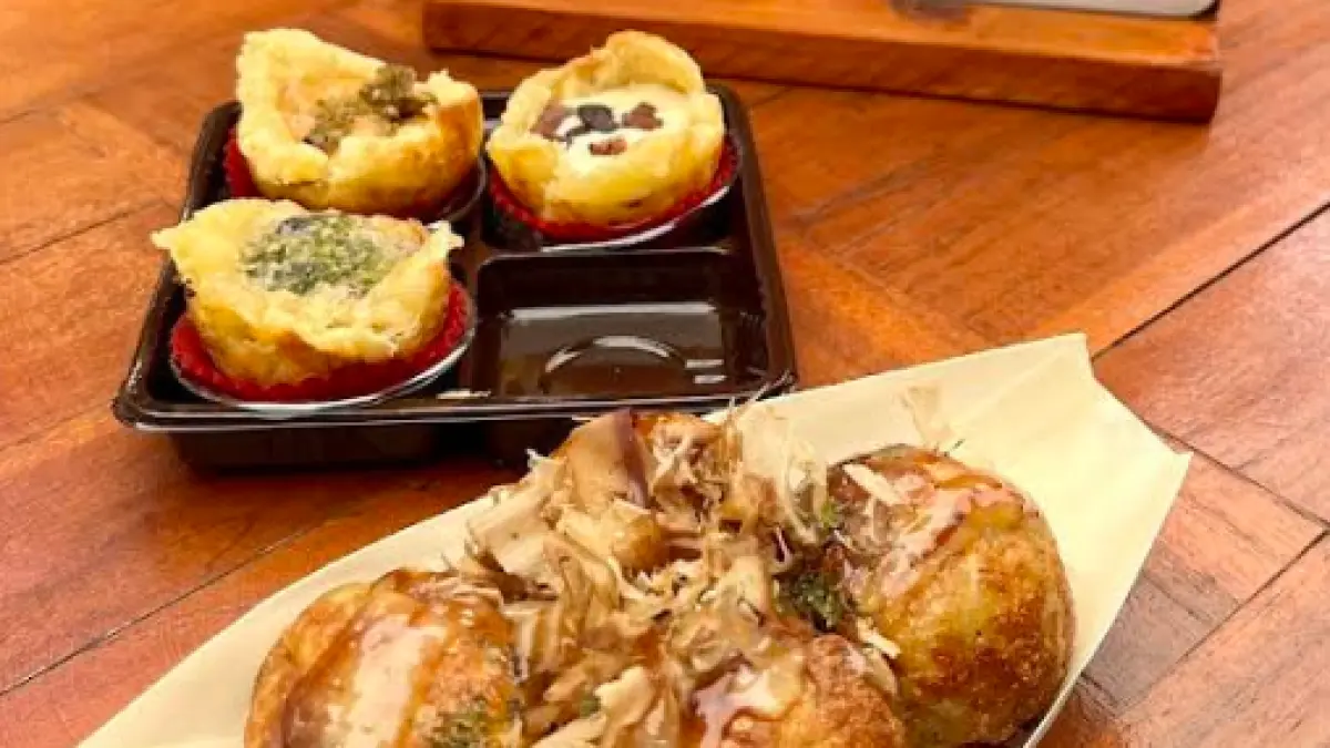 Perpaduan unik antara takoyaki dan cromboloni. (VeeeReview / Google Maps)