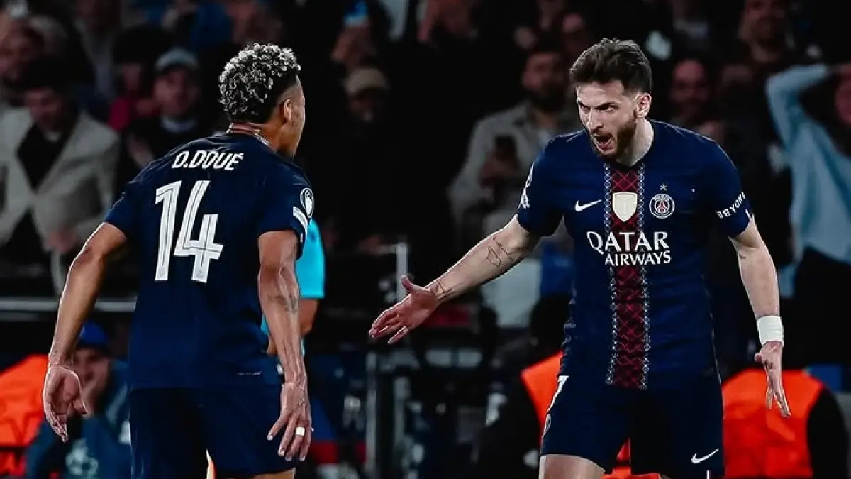 BELUM PUAS: Pemain PSG merayakan gol saat melawan Bayern Munchen dini hari tadi (29/4).