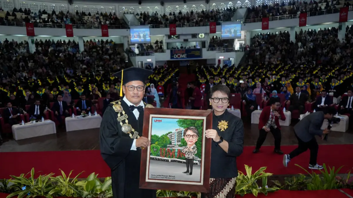 KOMITMEN: Retno dalam Wisuda ke-121 UMM.
